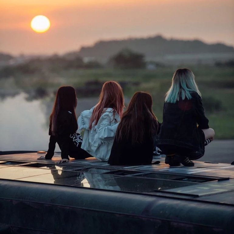 blackpinkXyt's tweet photo. SQUARE TWO, 8th anniversary. 🖤🩷
Watch / listen BLACKPINK's first comeback on YouTube:

불장난 (Playing With Fire):
https://t.co/6fikKGTAEV
STAY: https://t.co/9HExVsLlgt
휘파람 (Whistle) (Acoustic Ver. - Topic):
https://t.co/KflzJSFW5K

#SquareTwo #BLACKPINK #블랙핑크 https://t.co/hgVvRXvqvH