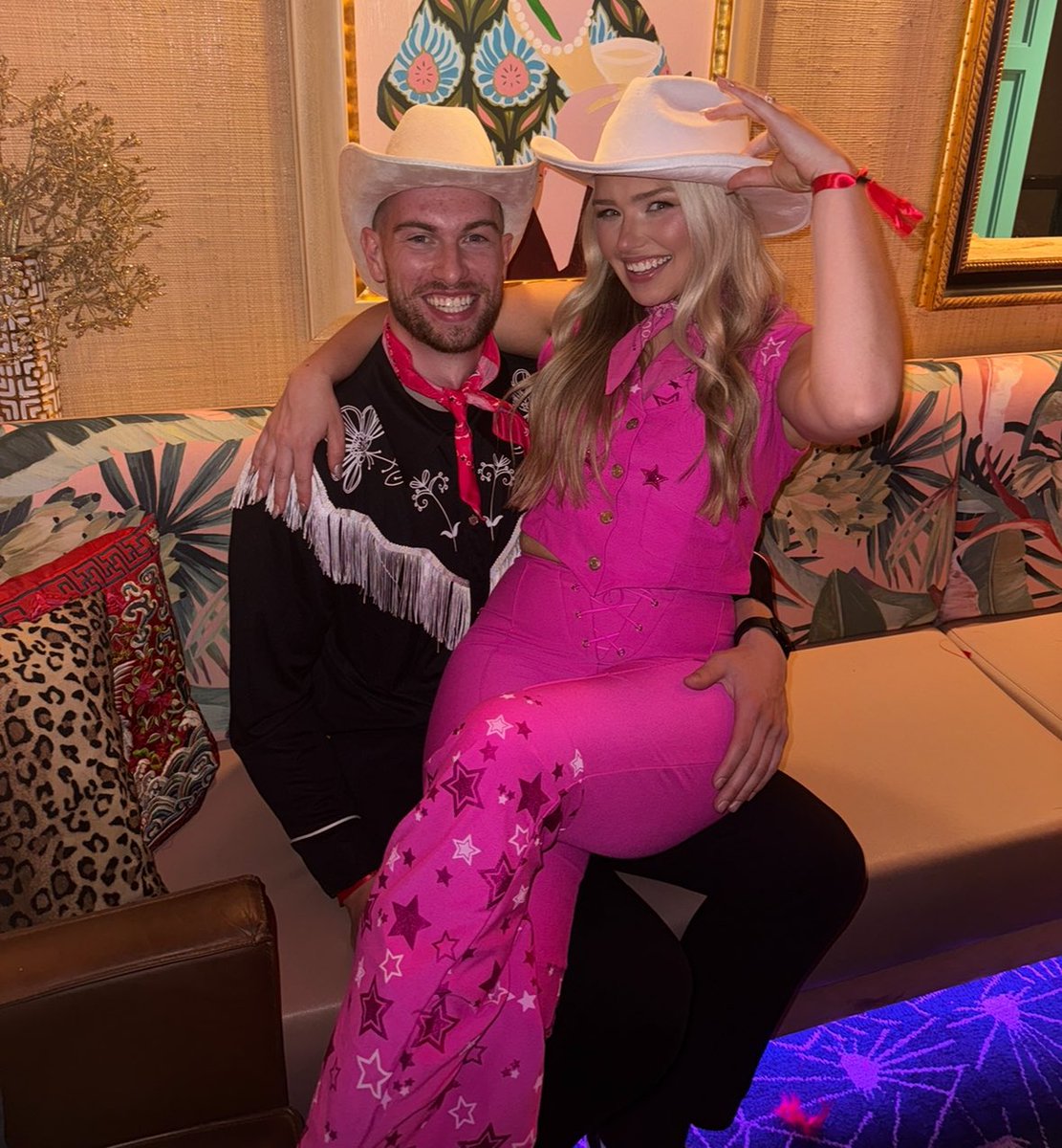 MattFosterTV's tweet image. Happy Halloween from Cowboy Ken &amp;amp; Barbie 🤠💖 #Sublime