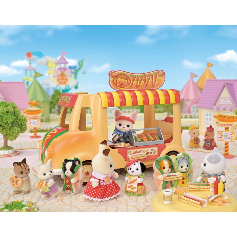 SylvanianEC_JP's tweet photo. ／
📣本日より予約スタート！
＼

ホットドッグやケチャップ、マスタードの衣装を着たイヌの赤ちゃんたち🌭
『あつまれ！赤ちゃんセット-ホットドッグ-』

ホットドッグみたいなワゴンのお店と、ダルメシアンの赤ちゃんカールのセット🌭
『できたて！ホットドックワゴン』

発売：11/11(土)