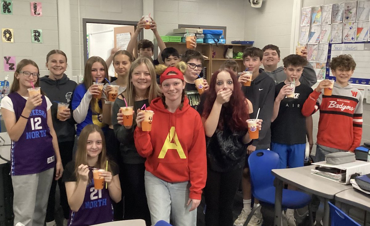 ButlerQuest's tweet photo. We surprised the students today with a special treat! Happy end of the first quarter. :) https://t.co/5wd8BJRLcD