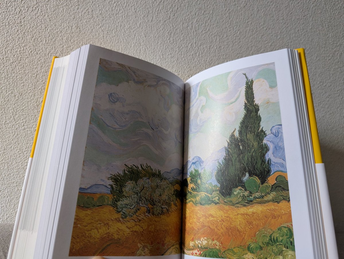 solairo_24's tweet photo. ポケット版として刊行された「美術の物語」を購入しました
カバーの質感（紙の手触り）がしっとりしていて心地よく、ずっと触っていたくなります
2025年1月末まで刊行記念特価で1000円安くなっていますので、気になる方はお早めにどうぞ https://t.co/mASOEVbDYG