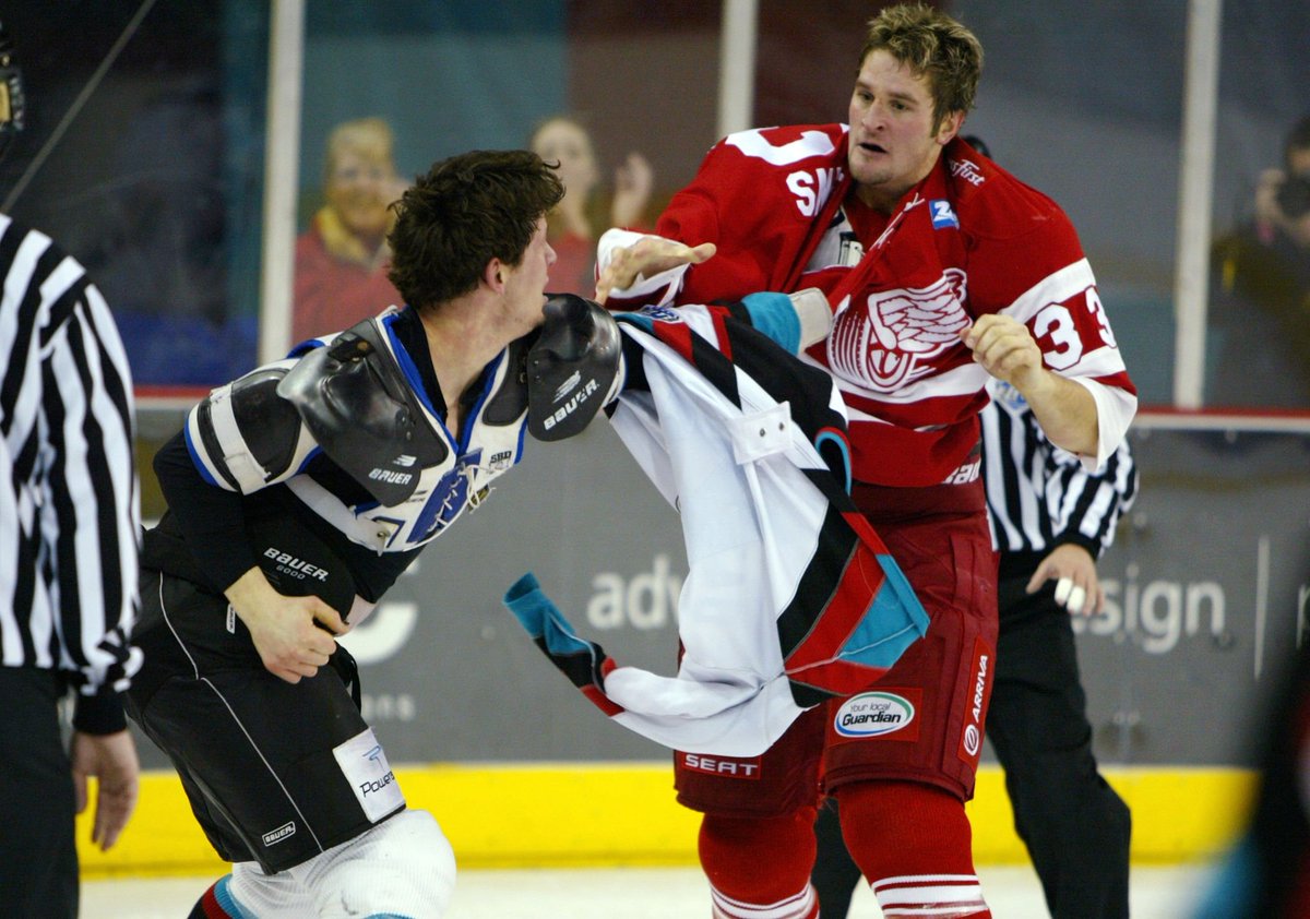 #ThrowdownThursday 
#EIHL 
Mel Angelstad vs Eric Cairns