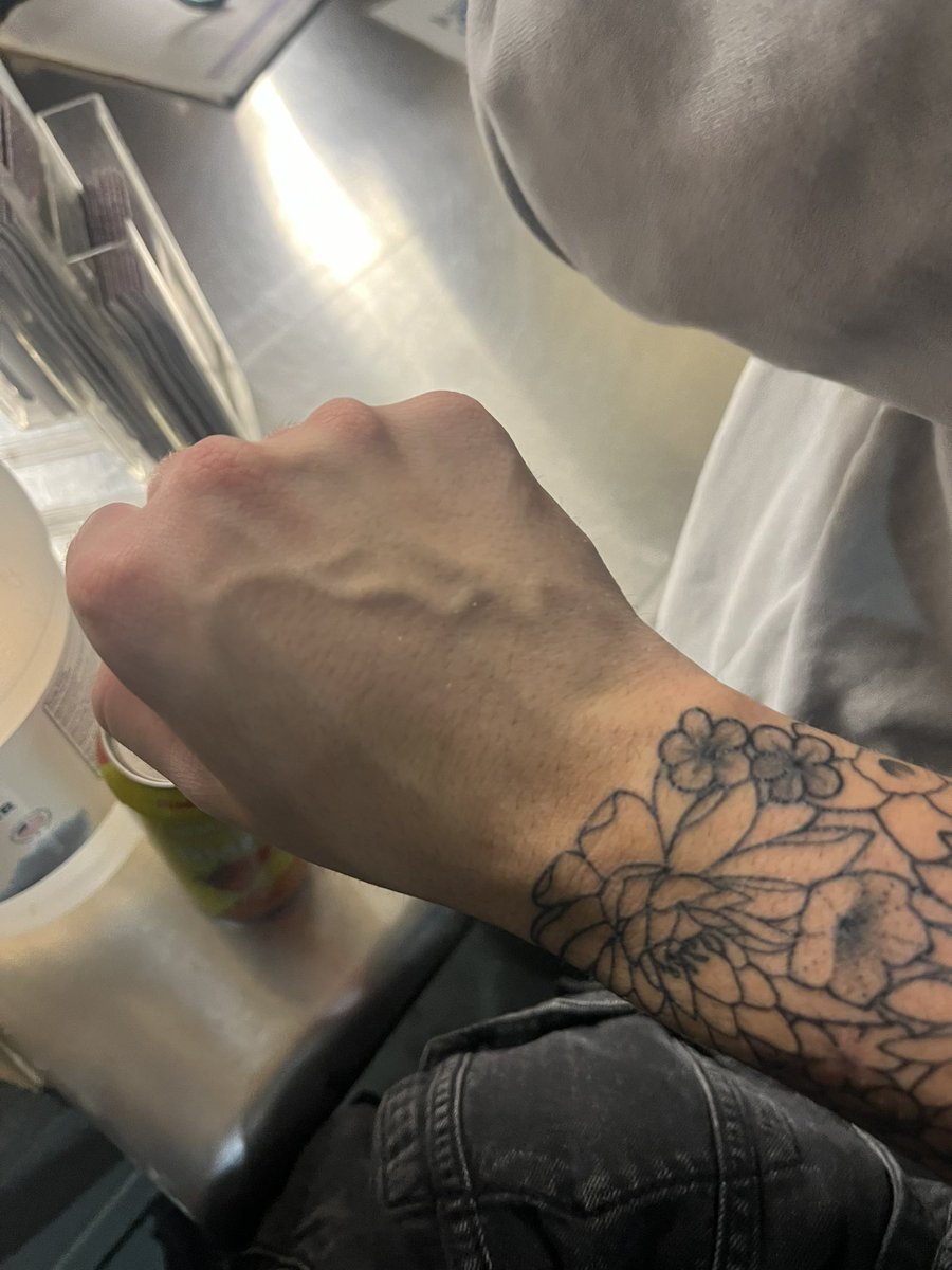 vonduttchy's tweet image. #handporn #bodyposi #drunk #gayfootball #callmonica