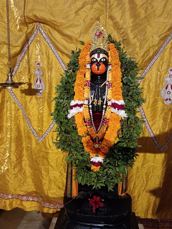 ShashwatDham's tweet photo. शाश्वत धाममा दीपावलीको उल्लासपूर्ण माहोल! हजारौं बत्तीहरूको प्रकाशले मन्दिर झिलिमिली बनेको छ। विशेष पुजा, सांस्कृतिक कार्यक्रम र अनन्त शान्तिको अनुभव गर्दै सबैलाई शुभ दीपावलीको मंगलमय शुभकामना! 🪔✨ https://t.co/fiOxVQjNQM