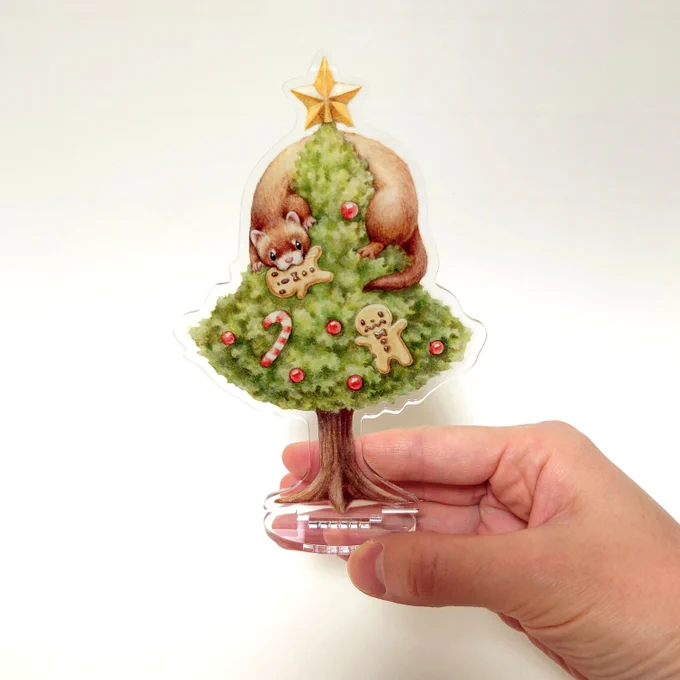 クリスマスツリーを街中で見かける季節になりましたがフェレット&ツリーのアクスタもあります。卓上サイズです。 