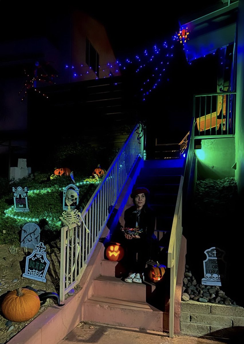Redflow_09's tweet photo. Happy Halloween to y’all ..🎃🎃🎃 https://t.co/XvGLN9gHFo