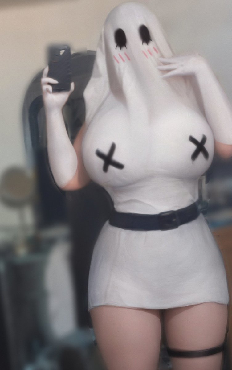 Sweetie_Doll14's tweet photo. Oh no!  A wild SweetieBoo has appeared in your feed! 
Quick, what move will you do?!

1. Fight with whatever you have on your right
2. Absorb her with the plasma sucker
3. Dialogue with the wild ghost 
4. #########
♡
♡
♡
♡
♡
♡
#Halloween  #sexyghost #gothgirl #latex #ghost https://t.co/sYRhiRgXXO