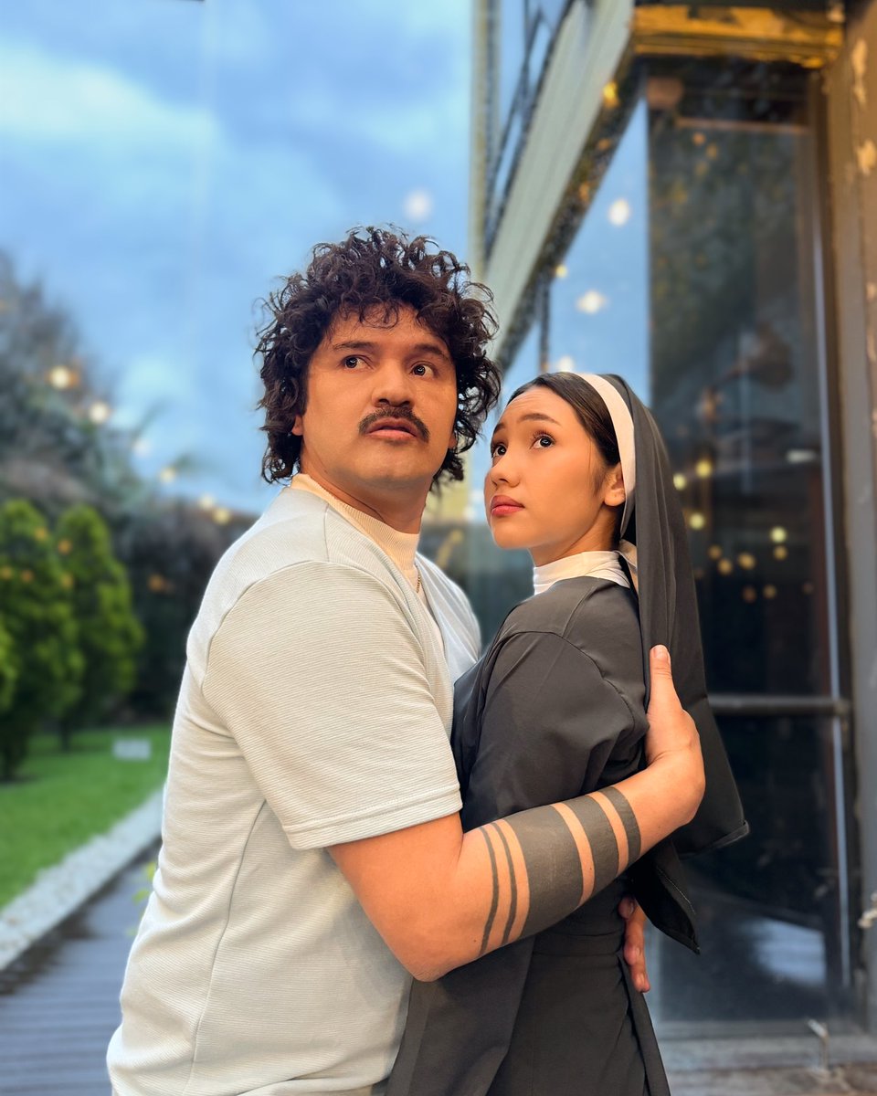 oficialHASSAM's tweet photo. Nos disfrazamos de nacho libre 🥰🥰🥰 https://t.co/PiCuW3GZJj