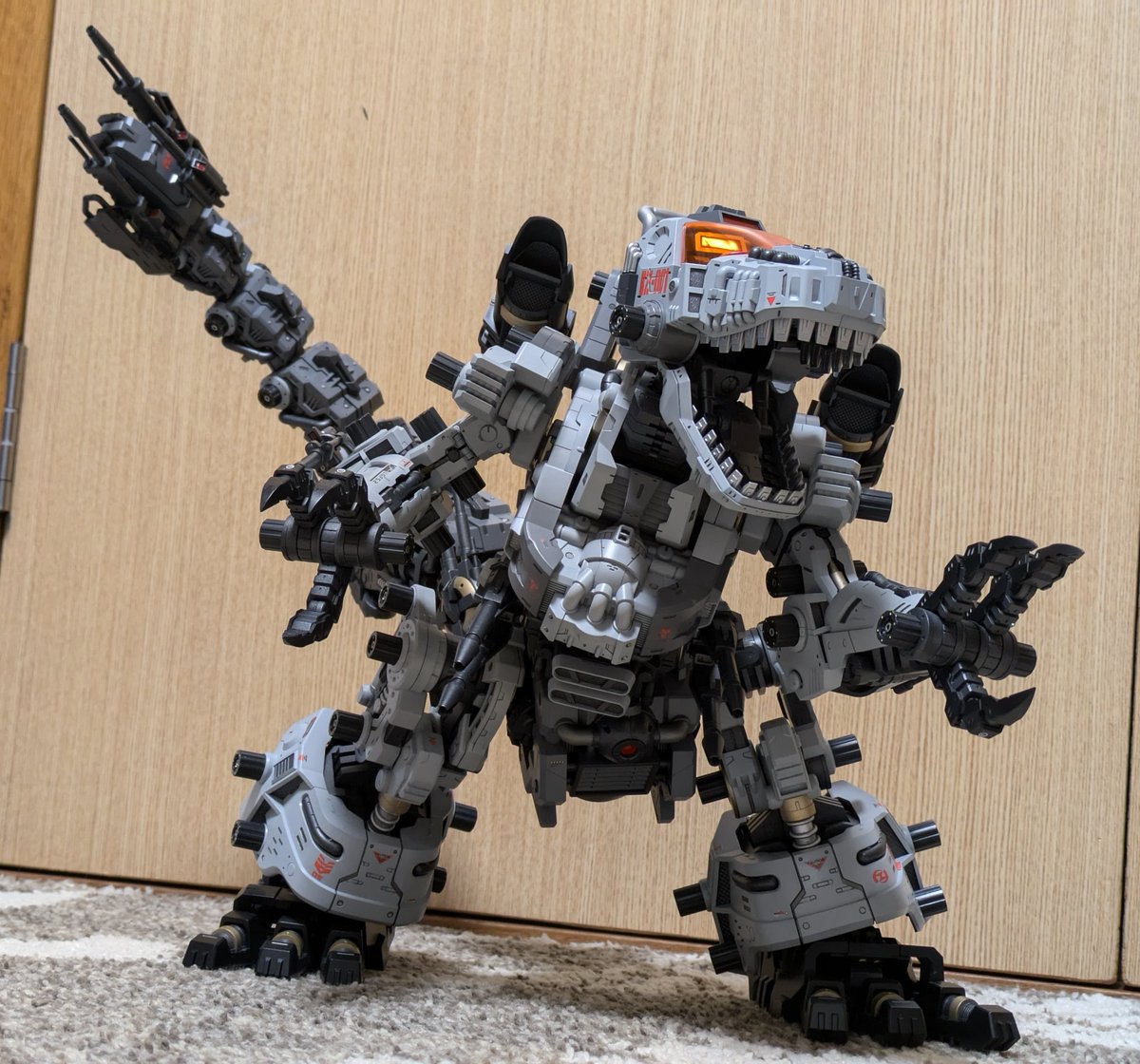 AZデスザウラー買ったら ゼネバス帝国ゾイド軍団と並べたり HMM