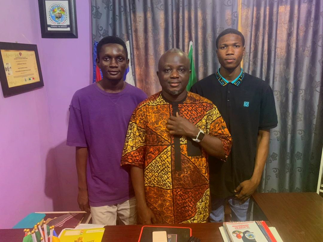 AdewaleSalman's tweet photo. Yesterday, I had a remarkable evening with the Chairman of the World Institute for Peace.

This strategic meeting is targeted towards the promotion of Peace Education and enlightenment among the students and youths.

Looking forward to making progress! https://t.co/s9kn4wyCw5
