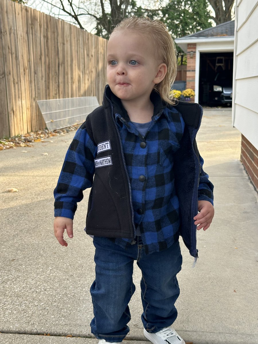 mattdoc224's tweet photo. @SonsofAnarchy family costume https://t.co/2QQrN1Vmxw