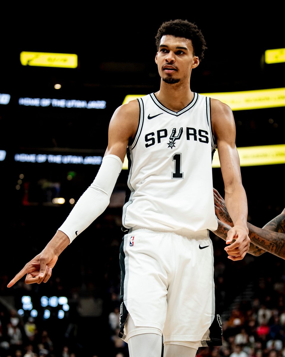 spurs's tweet photo. 𝟓𝐱𝟓

Victor tonight: 25 PTS, 9 REB, 7 AST, 5 STL, 5 BLK https://t.co/cOx1y60CO1