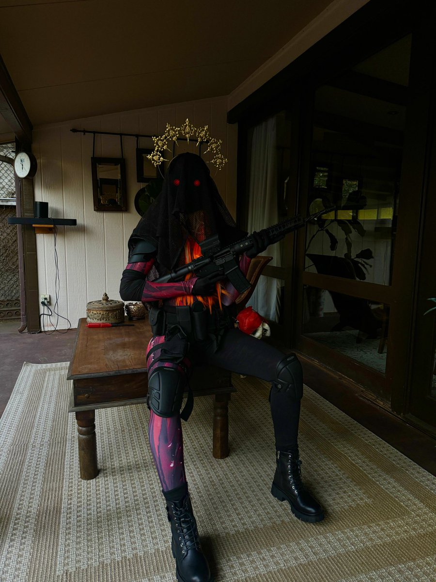 ItsAnniKaay's tweet photo. Hel Halloween #codoperator #warzone #mw3 https://t.co/qV8XZTqd0n