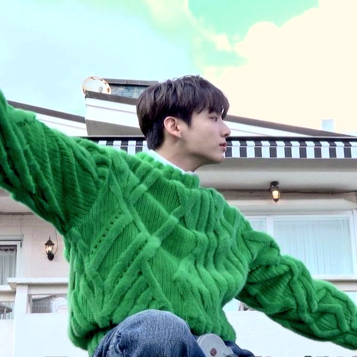 tkoorv's tweet image. “You know that place between sleep and awake, the place where you can still remember dreaming? That’s where I’ll always love you. That’s where I’ll be waiting.” 
- 𝑱.𝑴. 𝑩𝒂𝒓𝒓𝒊𝒆, 𝑷𝒆𝒕𝒆𝒓 𝑷𝒂𝒏
ㅤㅤㅤㅤㅤ✩ㅤㅤtkoorv.carrd.coㅤﾞ