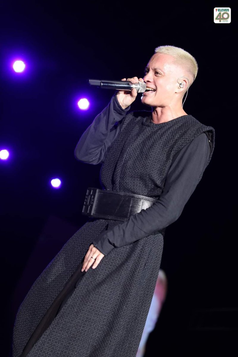 BlessThisMess Hall 94 tweet media