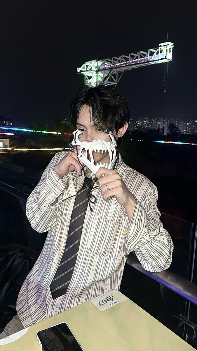 万圣节cos男模🎃欢迎各位点我，学生弟弟免费