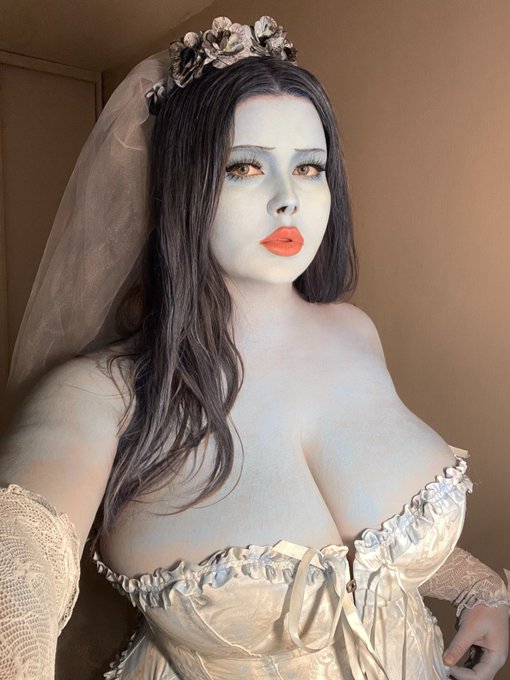 Happy Halloween ? https://t.co/D1MAQTZfm0