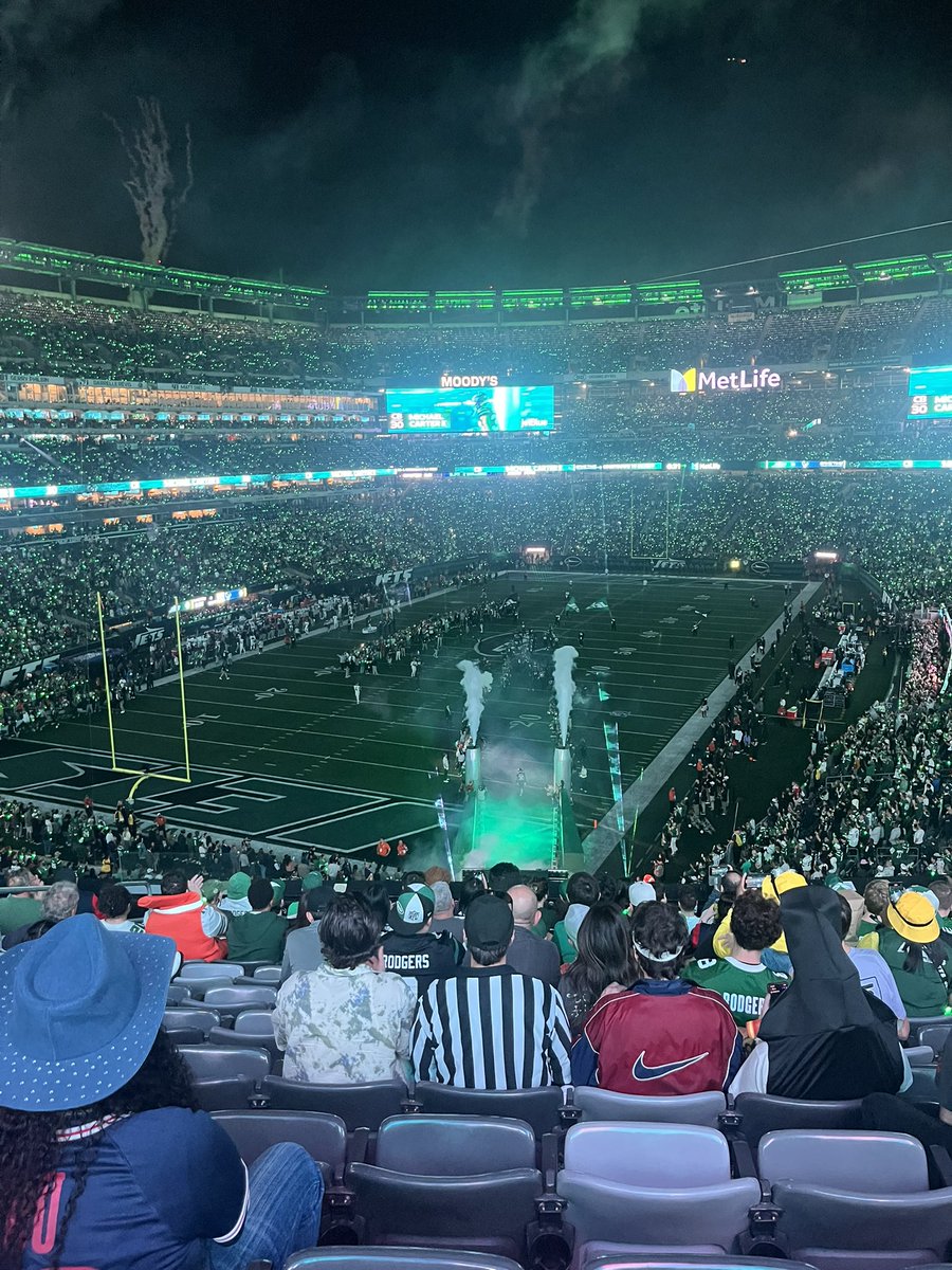 An amazing second half to witness and this catch will live long in the memory of those lucky Enough to be there #GoJets