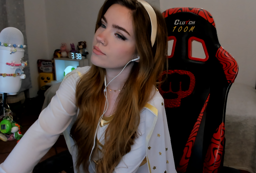 welchelas's tweet photo. repitiendo disfraz  porque no preparé otro xd 
hoy stream especial de jalowinnnn 😈
https://t.co/WBAadV6CFU https://t.co/j2soeuYLVz