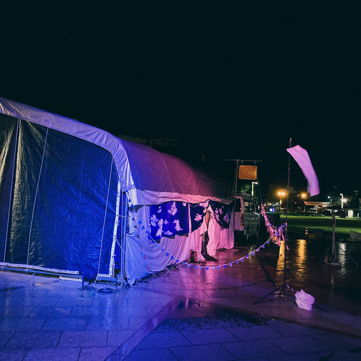 劇団どくんご tweet media