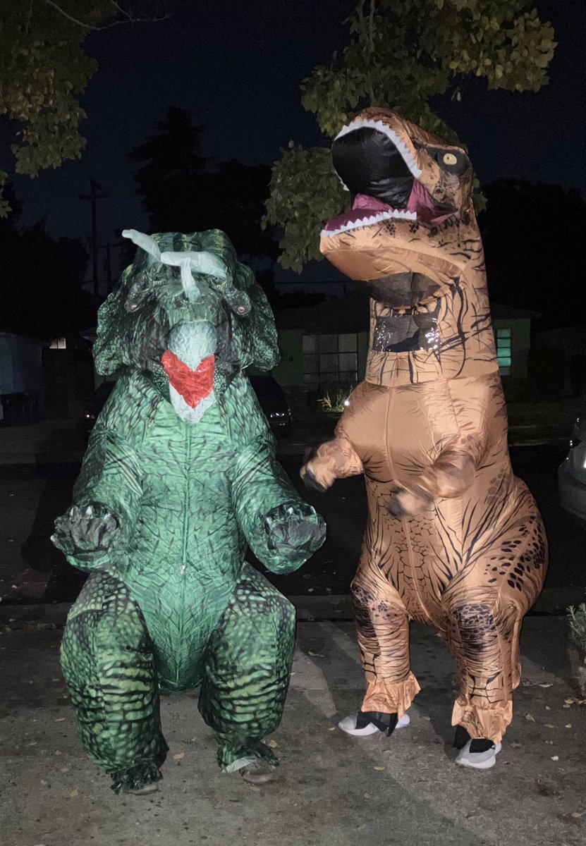 eurekaskastle's tweet photo. Happy Halloween!

#halloween2024 #Dynomite #LessScaryThanJoeBidenBitingABaby https://t.co/pvYSPc0i3C