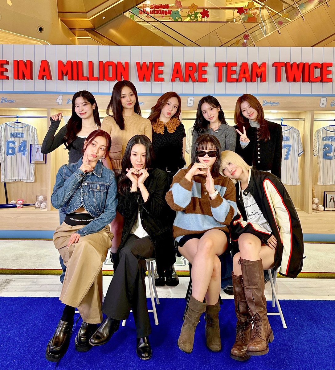 TWICE x Coldplay スペシャル出演】 #TWICE は、4月に行われるColdplay