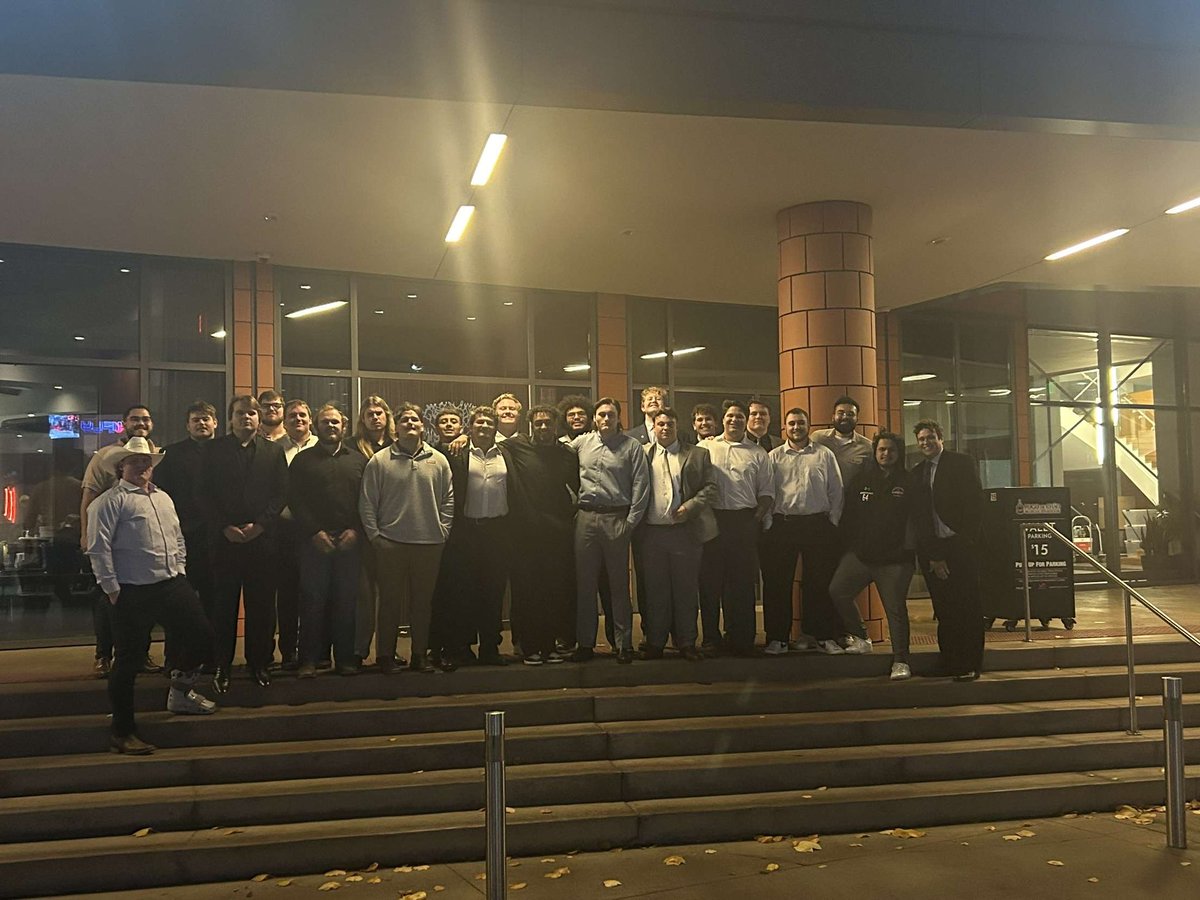 TuckerAllred1's tweet photo. Not a home game this week but a special week of dinner with the Ground Crew at Fogo de Chão Brazilian Steakhouse! The boys cleaned up nice tonight! #Forestfreaks #2024LFColine #onegrenade https://t.co/pKXZ89PVd5