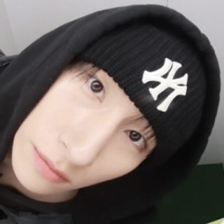 _elin_Di's tweet photo. (빤히) https://t.co/FjQwSJ3s59