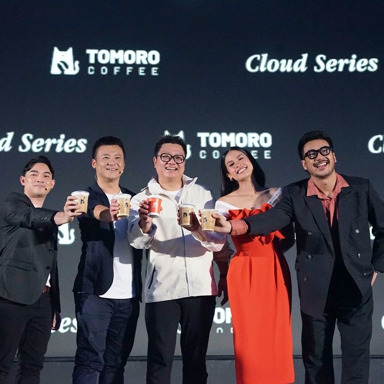 her world Indonesia tweet media