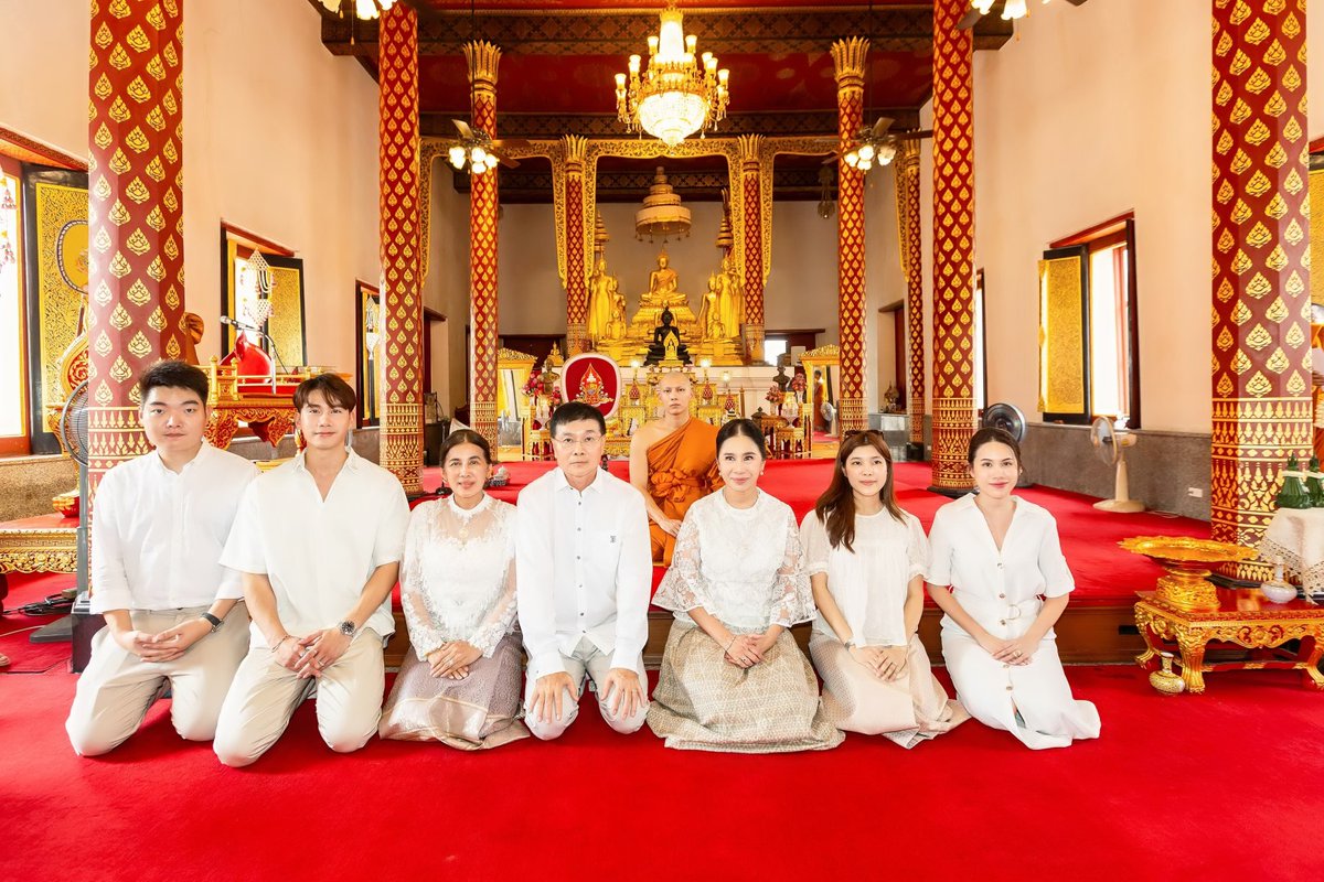kae_LoveMSS's tweet photo. ไม่ว่า ทางโลก หรือทางธรรม 
จะมี ครอบครัวคอยสนับสนุนและเคียงข้างเสมอ 

#ปุญญวัฑฒโนภิกขุ
@MSuppasit
#MewSuppasit  
#มิวศุภศิษฏ์ ︎︎︎︎ https://t.co/BKUzdhrkQx