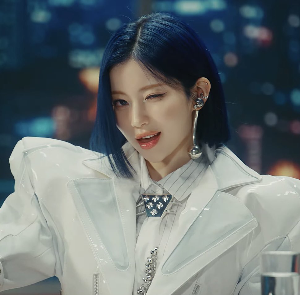 단발아사님 너무 미치셨어…..