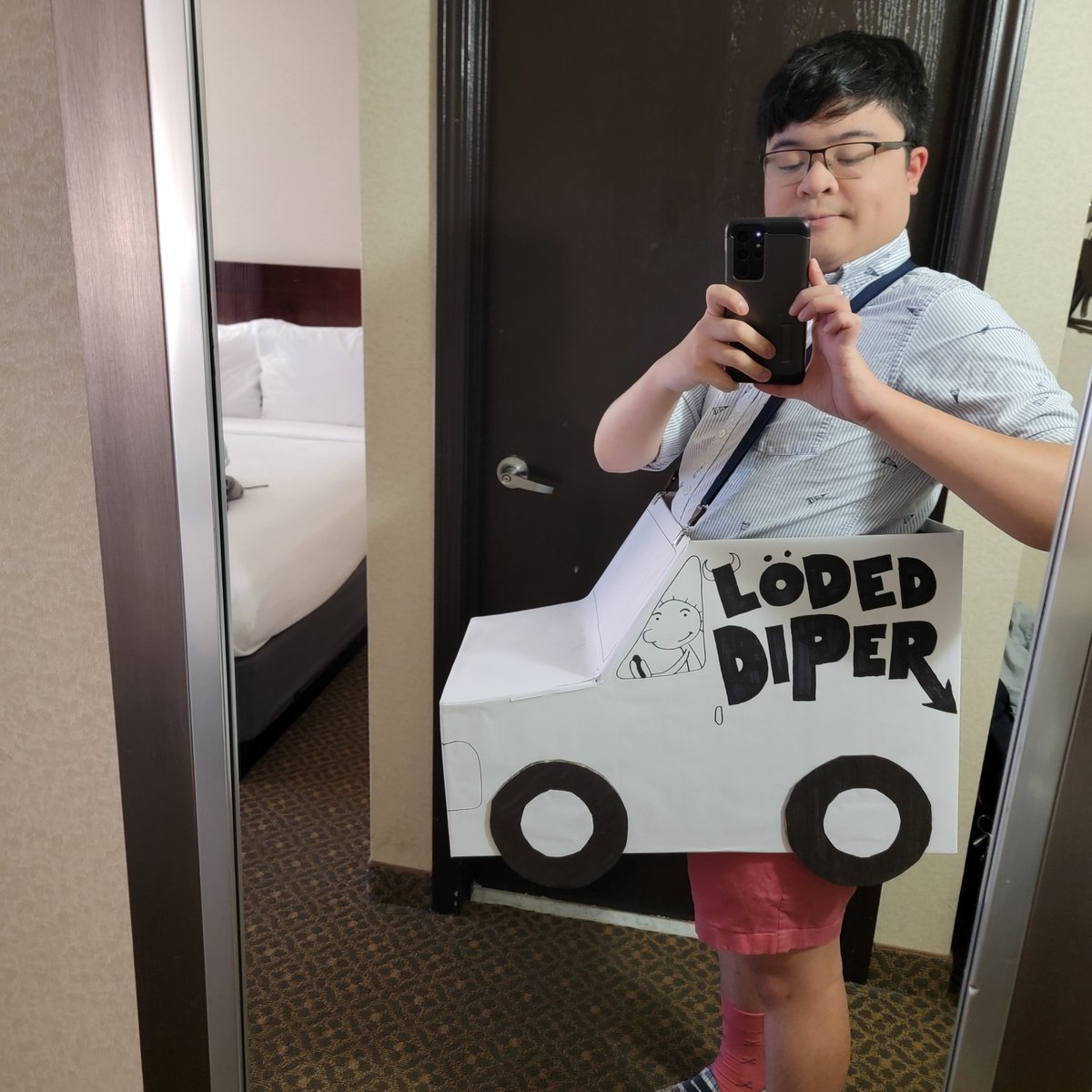 MintBari's tweet photo. Happy Halloween! Sorry women.
@wimpykid @devbostick I hope I did Rodrick proud
#RodrickRulez #DiaryofaWimpyKid #NotMyRodrick #LodedDiper https://t.co/LCo6ZupgKm