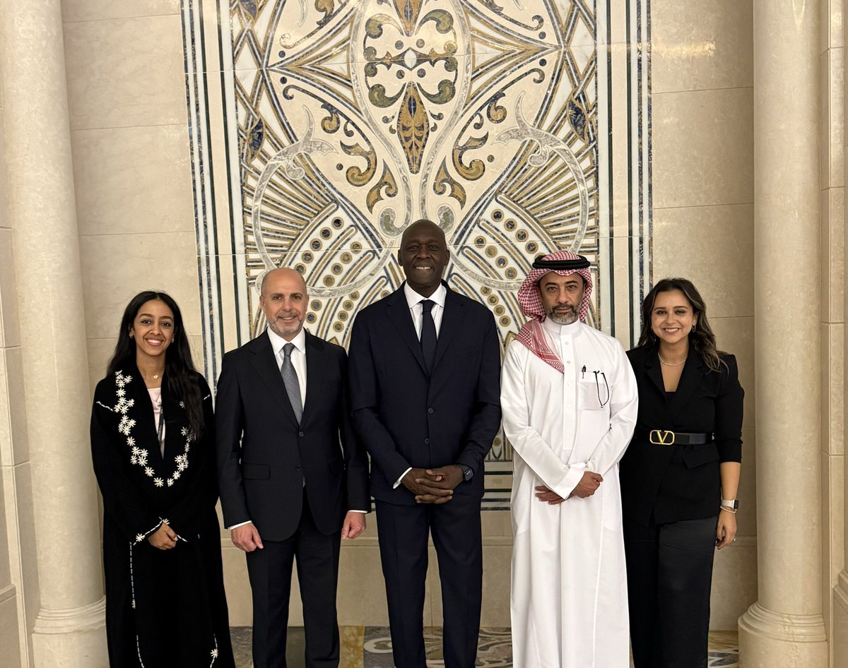 fbilbeisi's tweet photo. Honored to Participate @FIIKSA over the last three days. Great energy &amp;impressive attendance. @IFC_org was present with @Diop_IFC as plenary speaker, leading meetings with key #Saudi Ministers and  business leaders 2 explore investment opportunities in key sectors of KSA economy https://t.co/uqjsJjW952