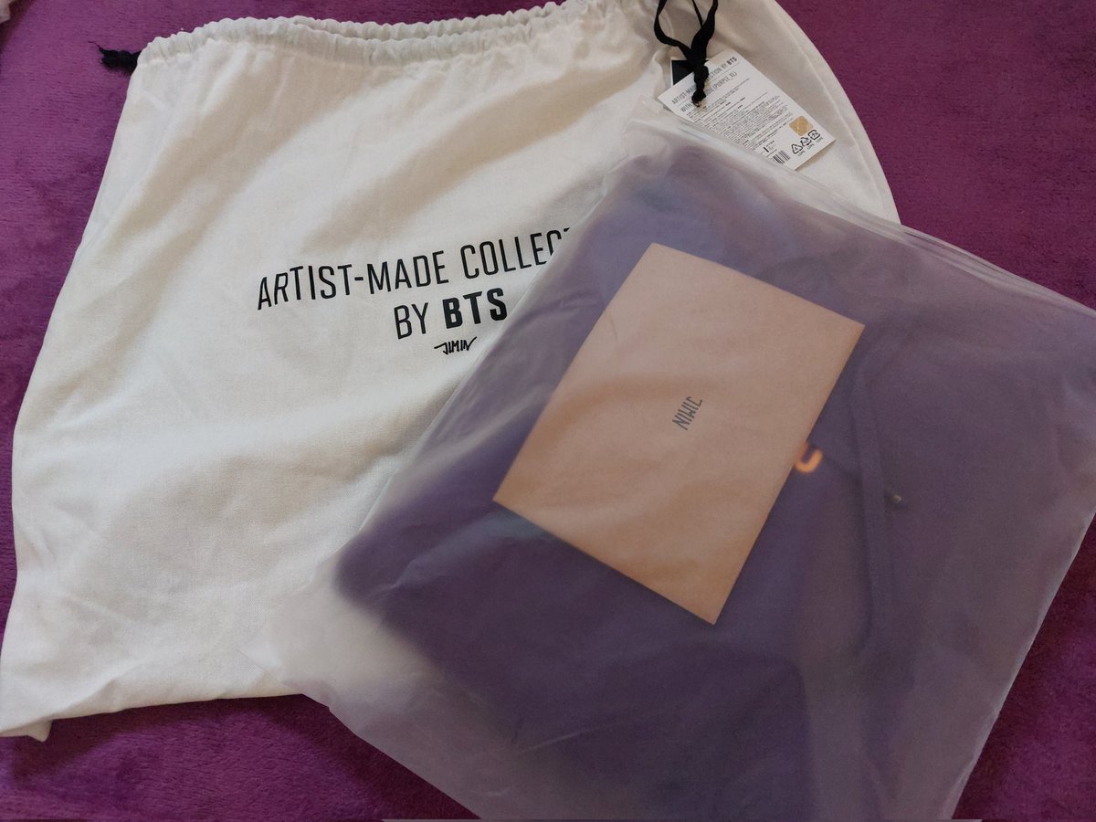 iammae1031's tweet photo. Another smooooth transaction w/ @abcdefvoo thank you so muuuuch 😘💜

Puro AMC hoodies and jogger pants na naka hanger sa cabinet ko 🙈 https://t.co/YqYoIfhHEy