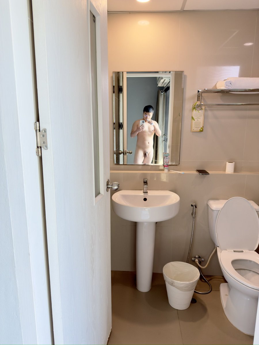 (●°u°●)​ 昨天太嗨了，今天頭痛