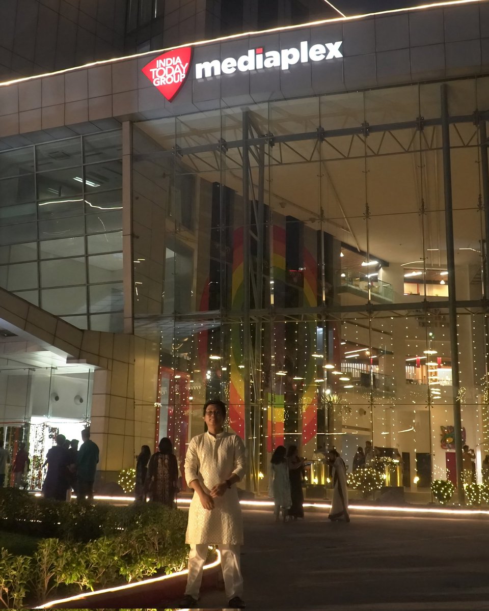 SaviourKalai's tweet photo. Celebrating Diwali with lights, smiles, and good vibes. Wishing everyone a bright and joyful festival. May this festival of lights brighten our days and inspire us to bring joy to every corner of our work. Happy Diwali🪔

#ITGDiwaliCelebration2024 #OfficeDiwali https://t.co/NpKXCTAjEJ