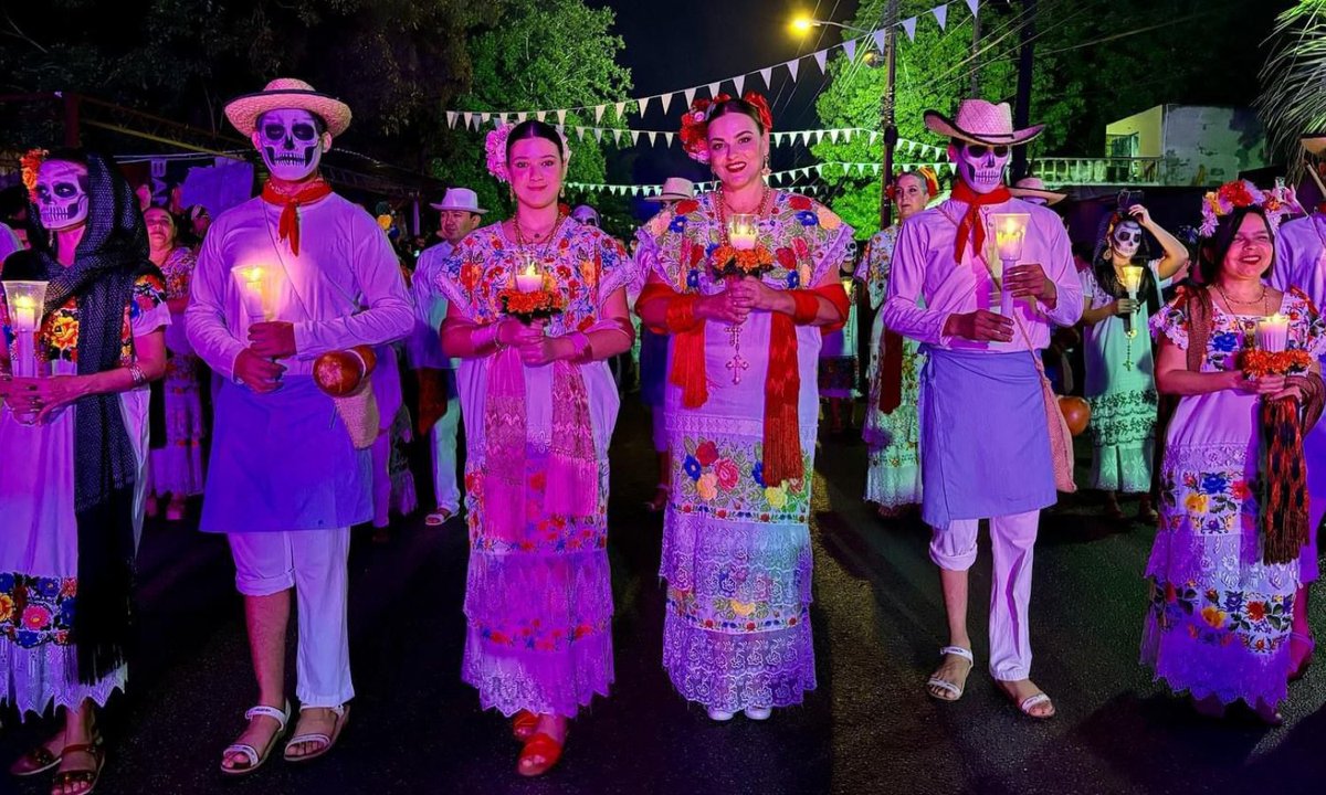 Paseo de las Ánimas en Mérida 2024: Cecilia Patrón da bienvenida a fieles difuntos yucatan.com.mx/merida/2024/10…