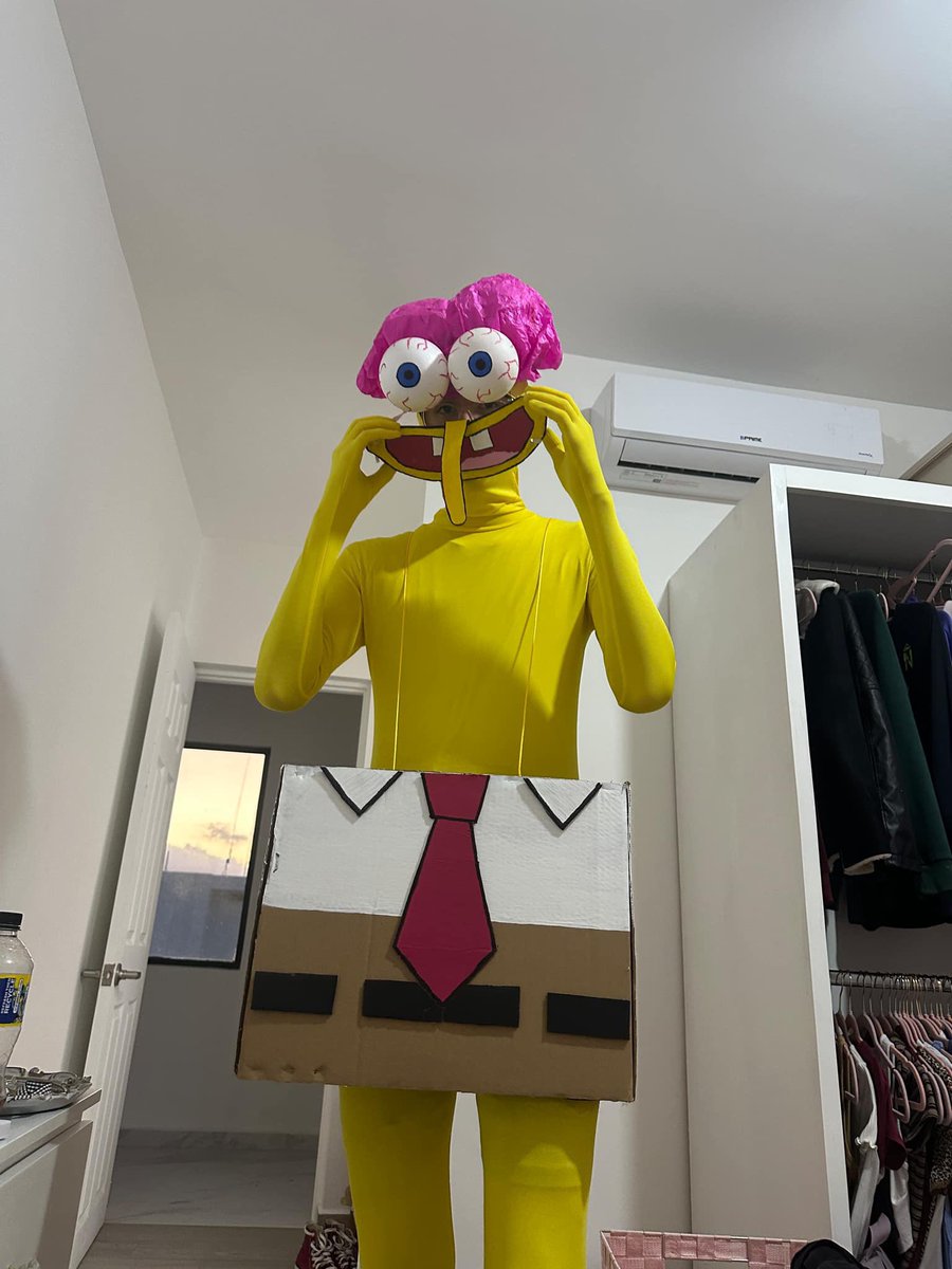 seeeooi's tweet photo. @Woshingo toco ser bob esponja pompudo, alto y flaco https://t.co/Ex6t8wYsJT