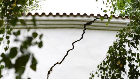 Opravoval je už Vilém z Pernštejna. Nekonečný příběh hradeb pardubického zámku pokračuje. ➡️ rozhl.as/cbk