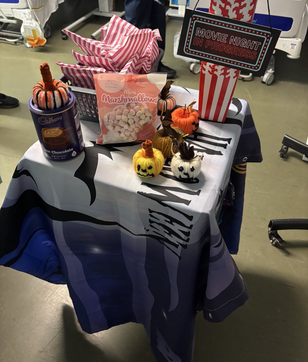 Hazeljsw's tweet photo. Despite being in lots of pain still from Surgery I’m happy to say D10 did an amazing job with Halloween movie Night. Popcorn, sweets, hot Chocolate with marshmallows. 

 @D10Nuh @NUHNeuro @NUHCharity @nottmhospitals https://t.co/SWyUJHY8pp