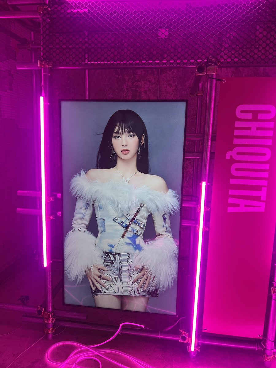 CHIQUITA韩国快闪线下打卡

硬照美神CHIQUITA🎀💕

酷girl 🐈‍⬛🖤🎥📷

©️MINILI 微博

#CHIQUITA #BABYMONSTER