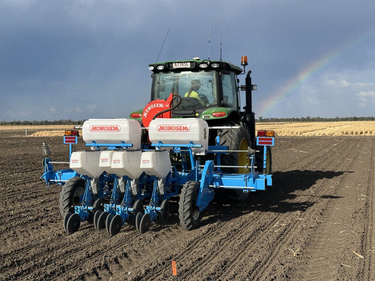 Richard Weston (@richardweston_1) on Twitter photo Planting CRCNA sesame trials looking at planting depths and seed populations at @DAFQld CQ Smart Cropping Centre with <a href="/CQU/">CQUniversity</a> <a href="/VnetPrecisionAg/">VNET Precision Farming</a> <a href="/RDOequipmentAU/">RDO Equipment Australia</a> Planting CRCNA sesame trials looking at planting depths and seed populations at @DAFQld CQ Smart Cropping Centre with <a href="/CQU/">CQUniversity</a> <a href="/VnetPrecisionAg/">VNET Precision Farming</a> <a href="/RDOequipmentAU/">RDO Equipment Australia</a>
