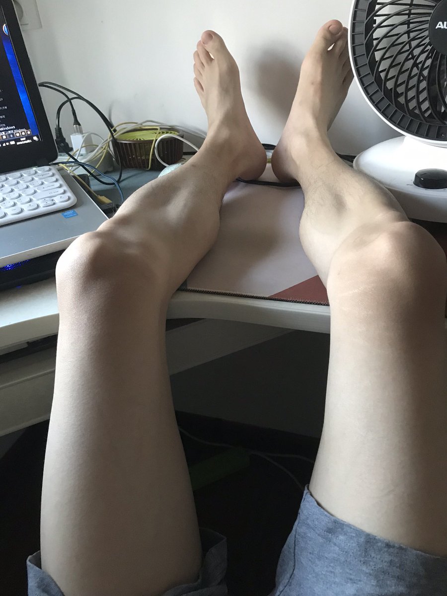 xinzai0s's tweet photo. 有人想舔吗？ https://t.co/147cqJvLEi