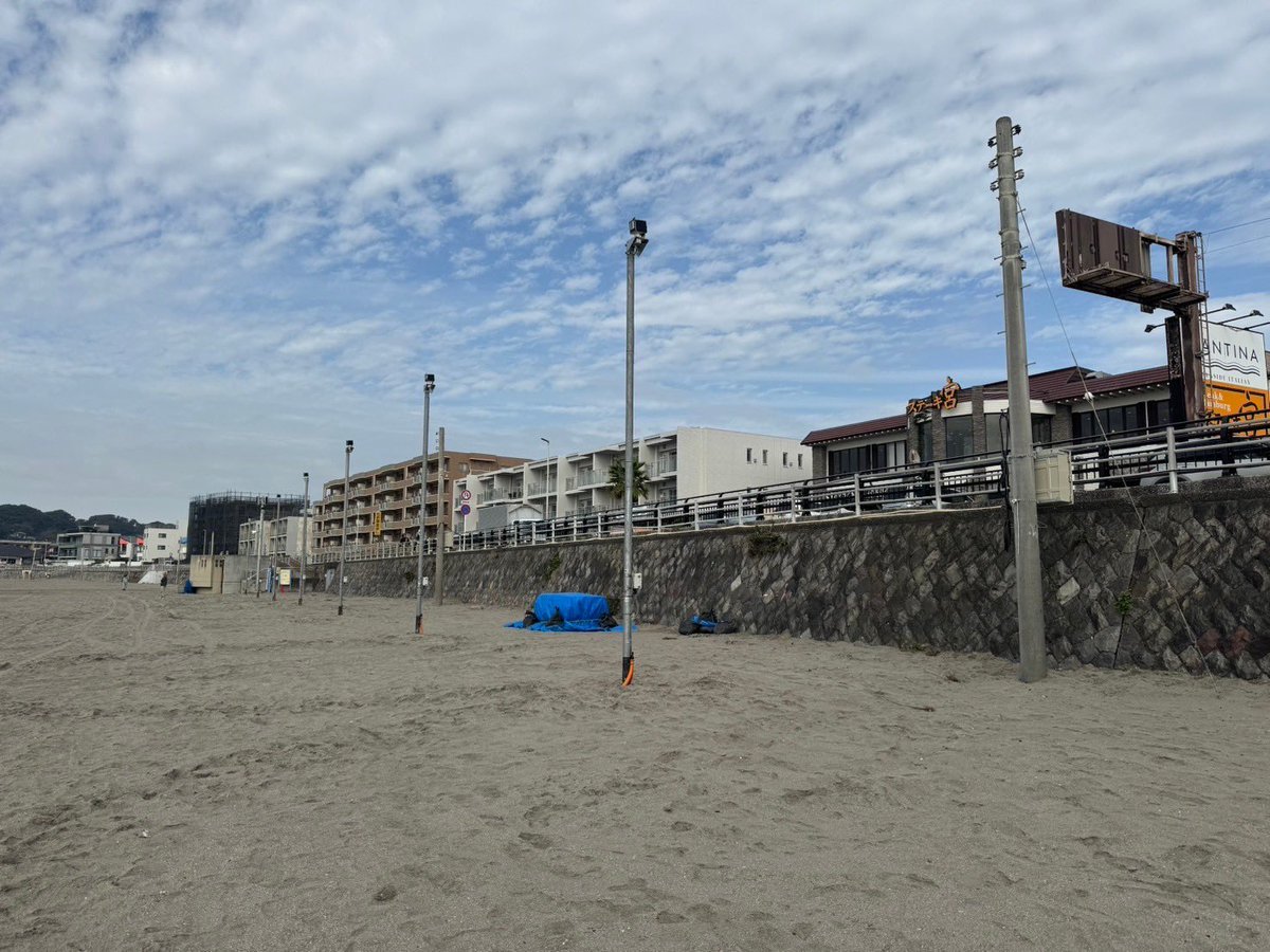 zushitabijp's tweet image. 11/2のNIGHT WAVEは、警報級の大雨の予報が出ていますので，中止いたします😔
11/3は予定通り開催予定ですが...明日また改めてお知らせいたします！
#逗子 #逗子旅 #逗子海岸 #ナイトウェーブ  #準備中 #3日は開催予定 #ステージイベント #飲食 #晴れますように #鰯雲