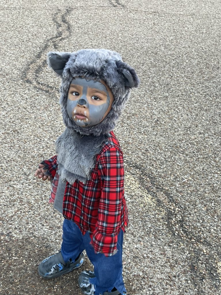 TheTruJuRamirez's tweet photo. My big bad wolf &amp; Scream 😆🫶🏽 https://t.co/9WTjR0n74C