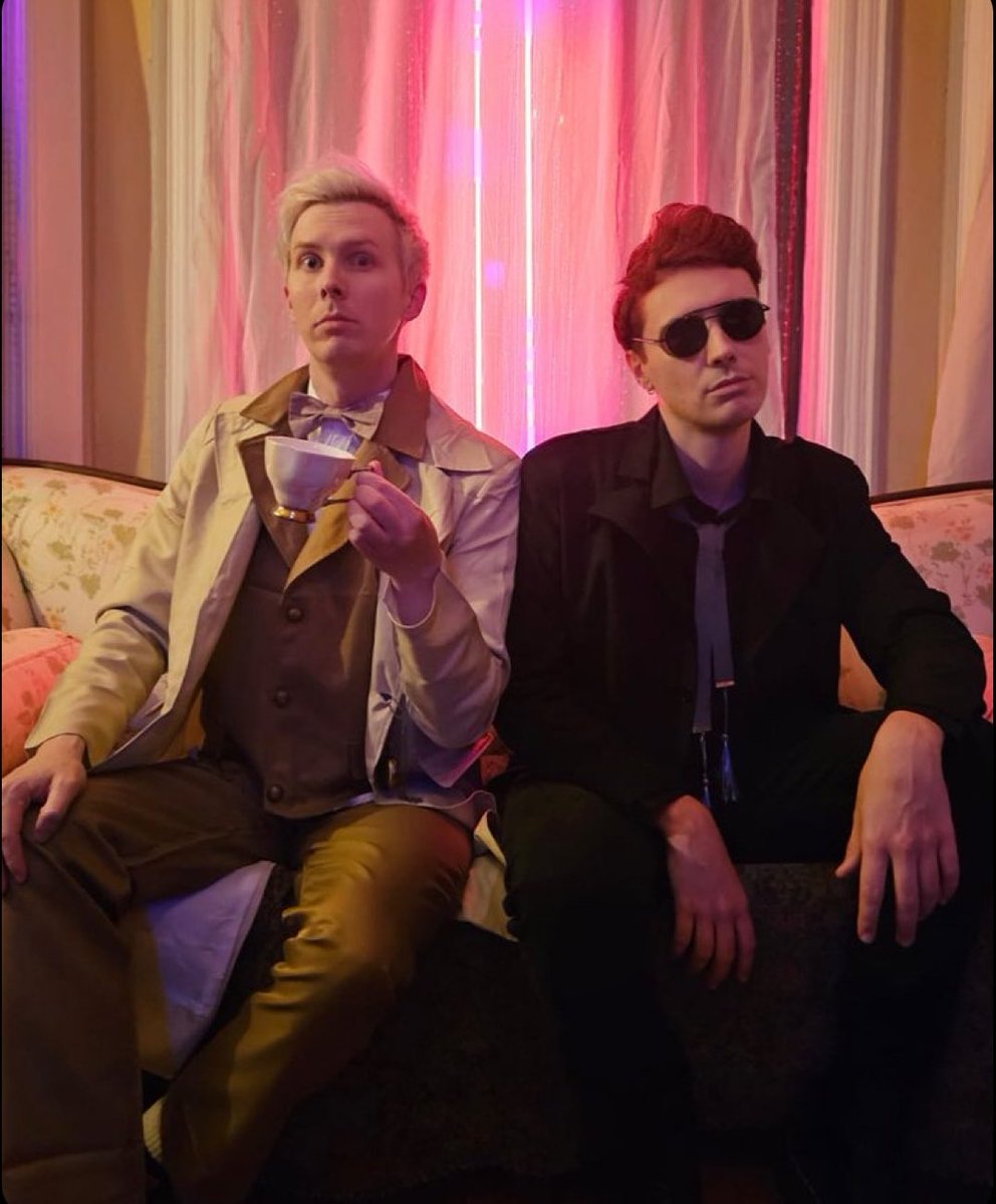 anikokikoo's tweet photo. i hate gay halloween.
what do you mean you’re Crowley and Aziraphale from Good Omens???
#dnptwit #dnp https://t.co/ELYIzZQX8c