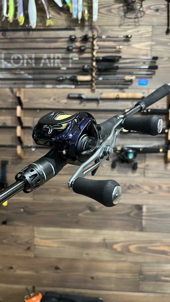 ソルティスト150、見た目がなぁ. という方は、ハンドルロックナット