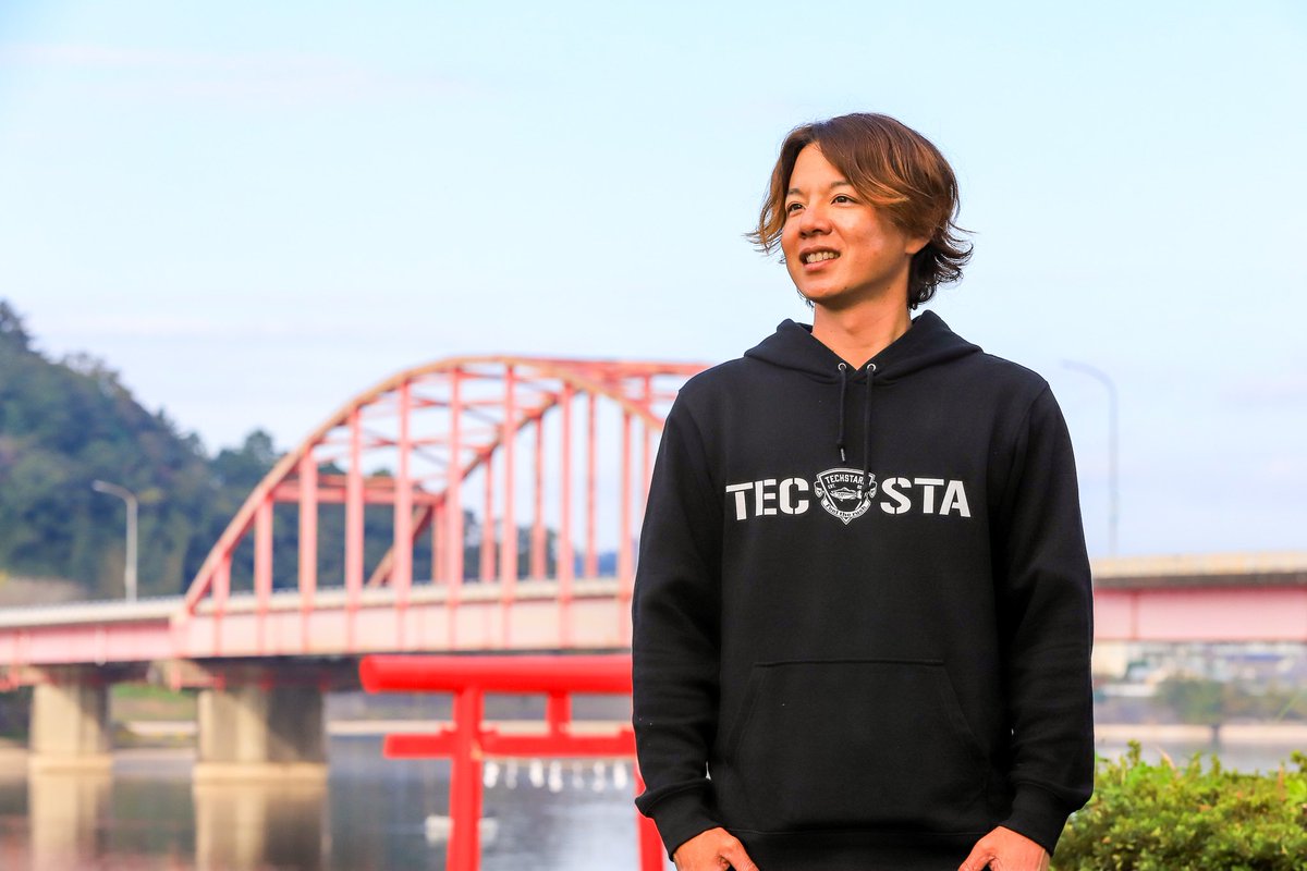 Tech_Stard's tweet photo. みなさま、こんにちは！
テクスタードより秋から春にかけてのNewアイテムのお知らせです‼️
その名も
TS  LIGHT PULL OVER
朝晩の冷えるこの時期に軽く羽織ることのできるこちらのアイテムは、いつでもどこでも活躍すること間違い無しです✨
製品詳細は↓↓↓になります！ https://t.co/nLX0rFp0Gc