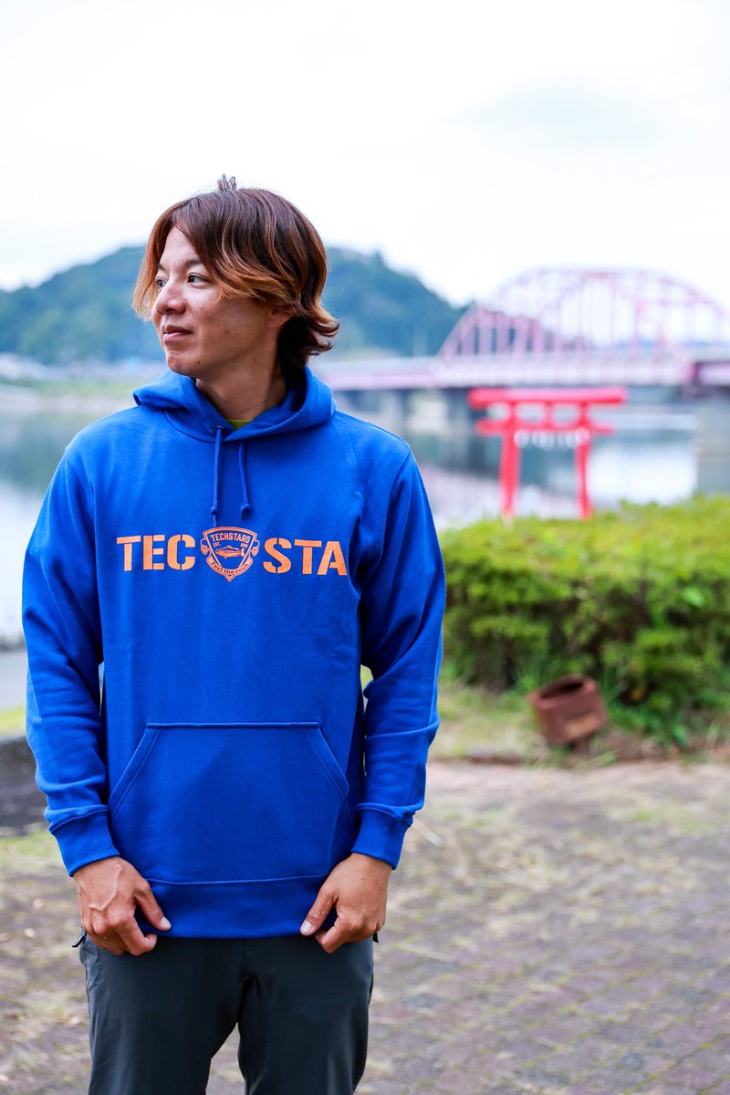 Tech_Stard's tweet photo. みなさま、こんにちは！
テクスタードより秋から春にかけてのNewアイテムのお知らせです‼️
その名も
TS  LIGHT PULL OVER
朝晩の冷えるこの時期に軽く羽織ることのできるこちらのアイテムは、いつでもどこでも活躍すること間違い無しです✨
製品詳細は↓↓↓になります！ https://t.co/nLX0rFp0Gc
