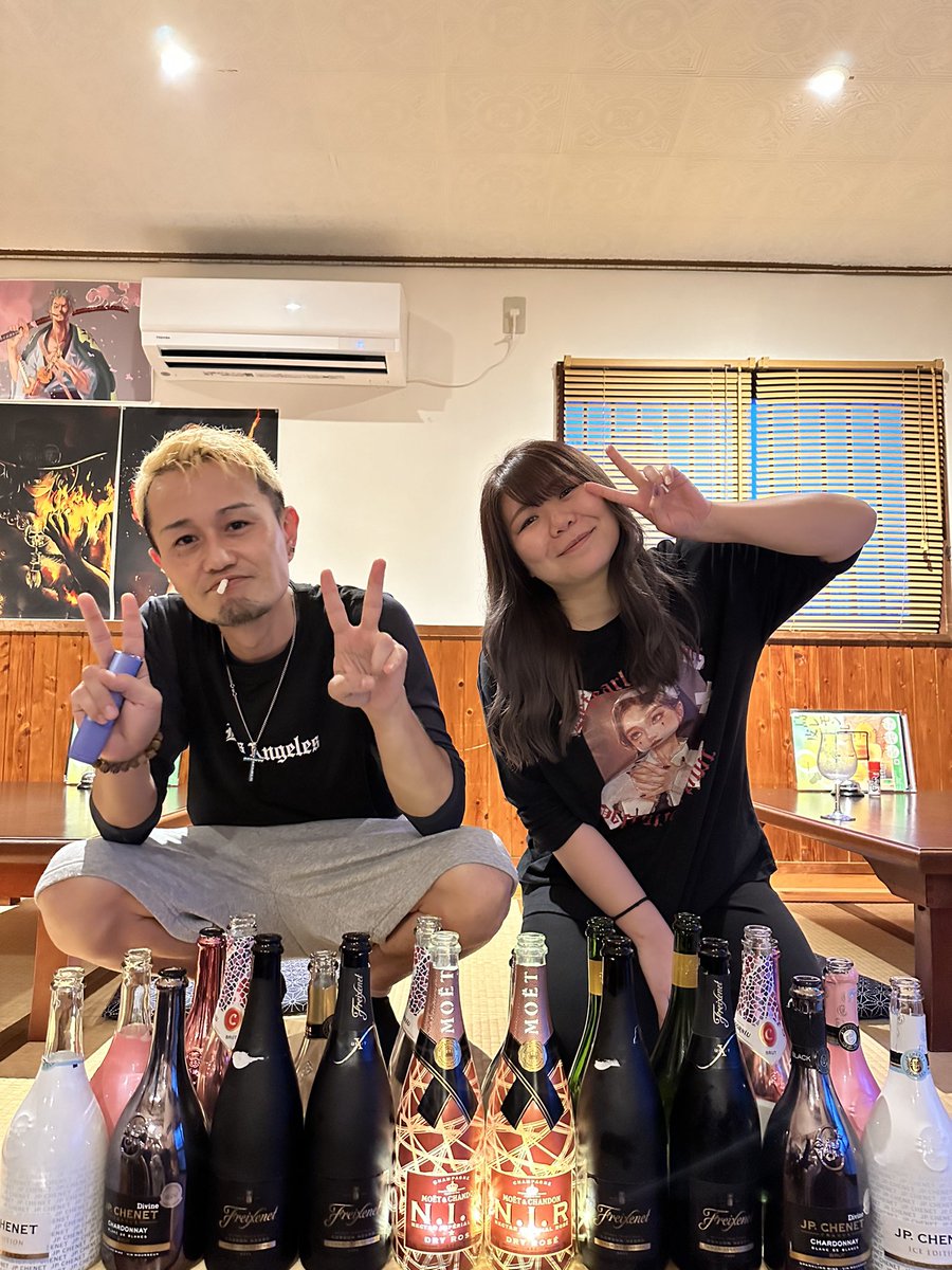 ryusui0901's tweet photo. ご報告です！
居酒屋龍水は12月半ばをもって閉店させて頂きます🙇
3年間ありがとうございました😊
店のエアコン6畳、8畳エアコンに製氷機、冷凍庫、家庭用冷蔵庫、ガスコンロ3連、
など12月半ば引き渡しで売ります👌
本土拠点になりますが、引き続きエアコンの取り付けクリーニング対応致します！ https://t.co/VIFiuJYQbu